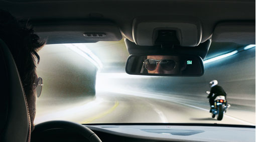 Interior rearview mirror with auto-dim and compass