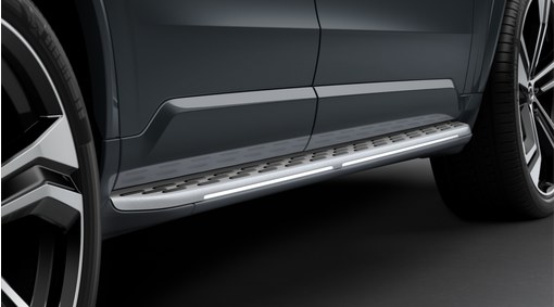 Integrated running board with illumination